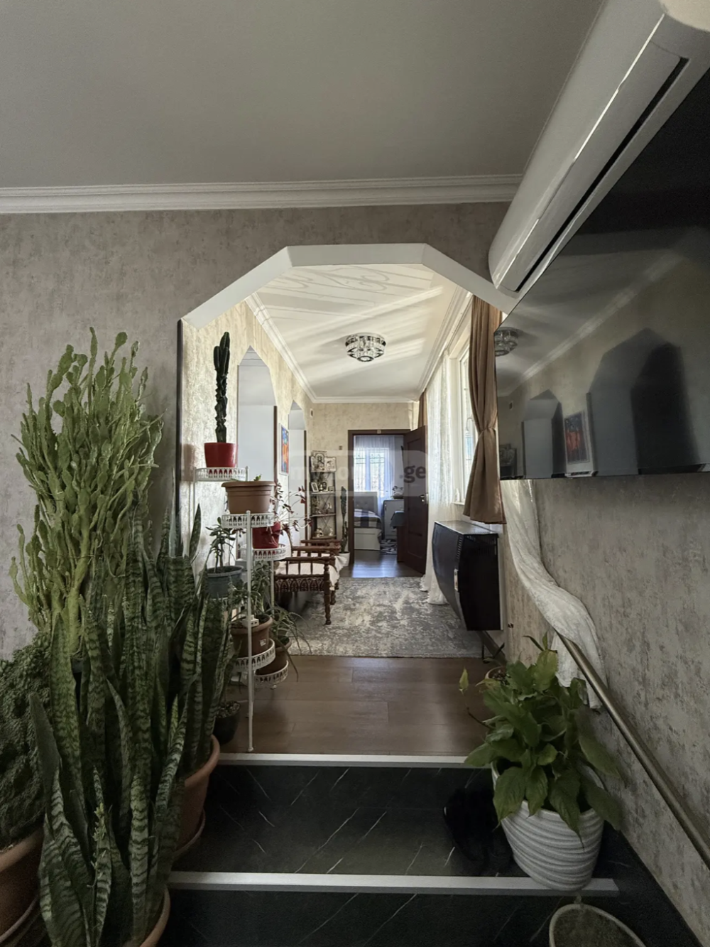 იყიდება 5 ოთახიანი კერძო სახლი გარდაბანში